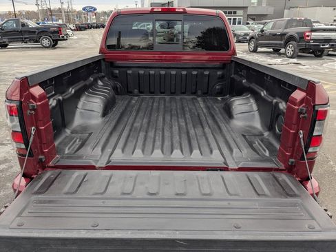 Used 2022 Nissan Frontier SV image 12