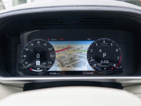 Used 2020 Land Rover Range Rover HSE image 15