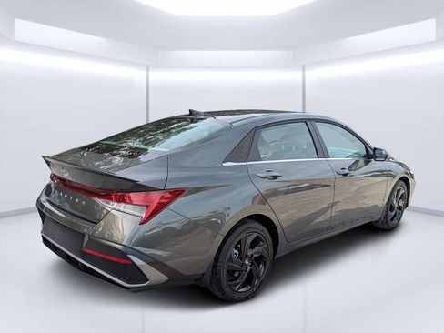 New 2026 Hyundai Elantra SEL Sport image 3