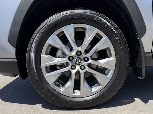Used 2025 Toyota RAV4 XLE Premium FWD image 28