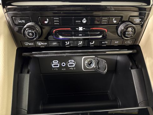 New 2025 Jeep Grand Cherokee Limited image 23