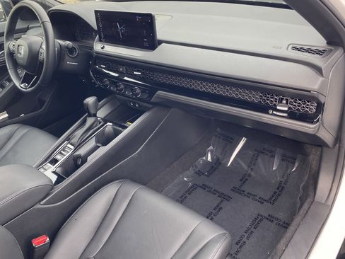 Used 2025 Honda Accord Sport image 10