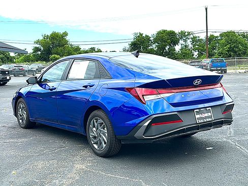 Used 2024 Hyundai Elantra SEL FWD image 6
