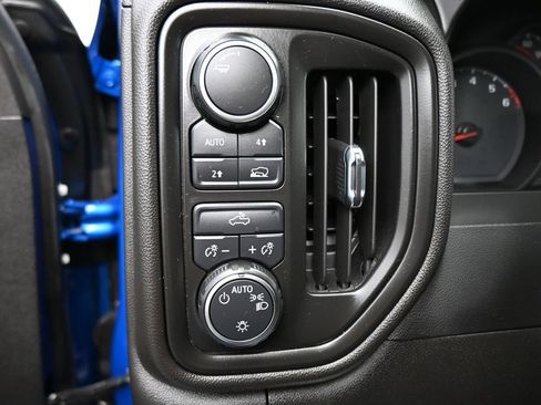 Used 2022 Chevrolet Silverado 1500 Custom AWD/4WD image 12