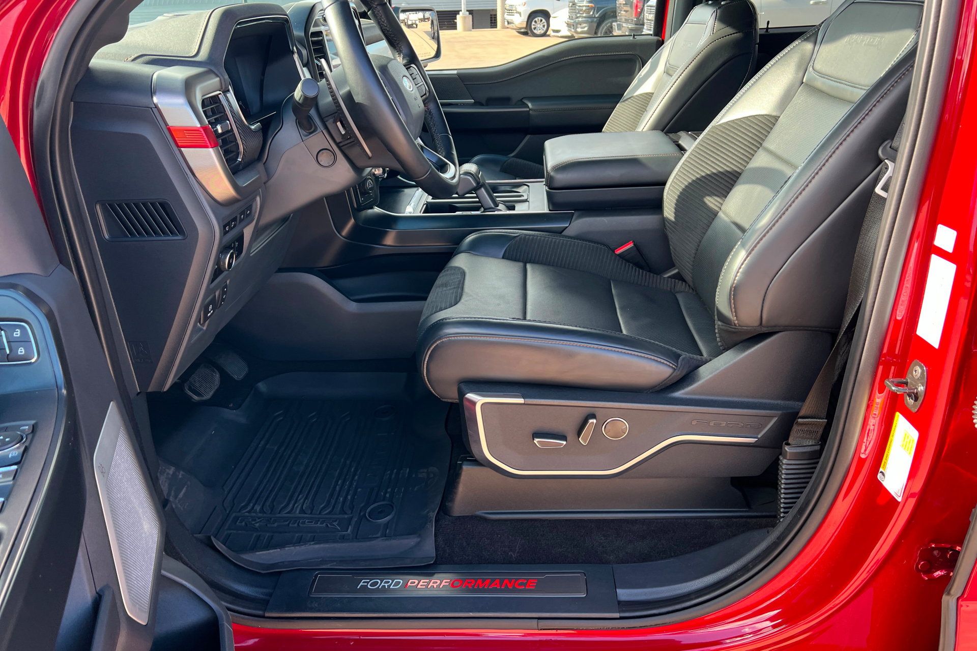 Used 2023 Ford F150 Raptor w/ Raptor 37 Performance Package AWD/4WD image 18