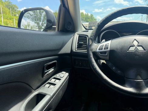 Used 2011 Mitsubishi Outlander Sport SE image 28