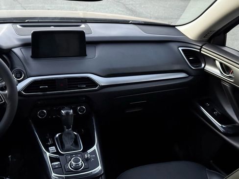 Used 2018 MAZDA CX-9 Touring image 31