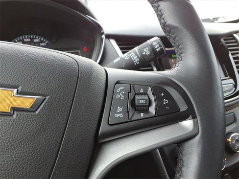Used 2022 Chevrolet Trax LT w/ Driver Confidence Package image 22