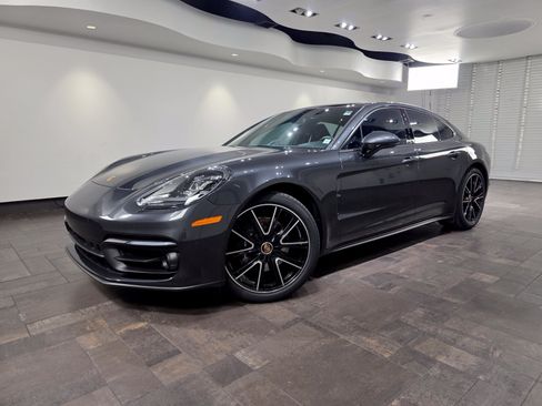 Used 2023 Porsche Panamera RWD image 1
