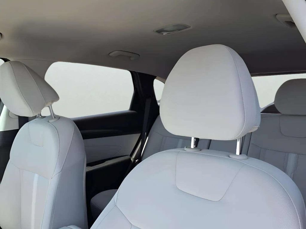 Used 2025 Hyundai Tucson SEL FWD image 11