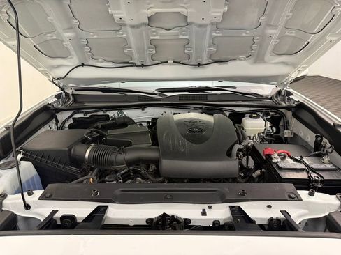 Used 2023 Toyota Tacoma TRD Off-Road w/ Technology Package AWD/4WD image 29