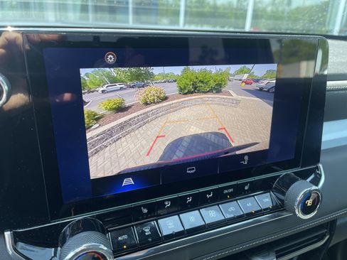 Used 2023 Chevrolet Colorado LT w/ LT Convenience Package II image 26