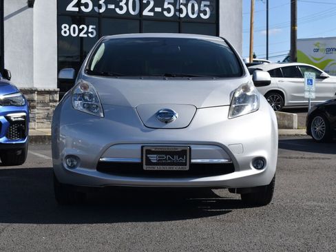 Used 2017 Nissan Leaf SL w/ Premium Package image 4