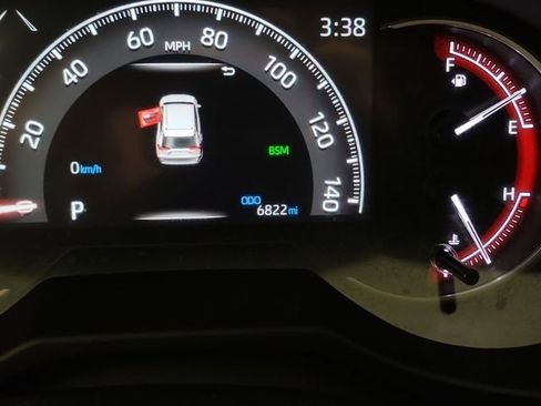 Used 2025 Toyota RAV4 XLE w/ Convenience Package FWD image 2