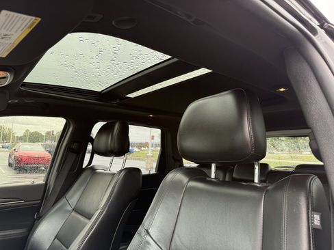 Used 2018 Jeep Grand Cherokee Limited w/ Luxury Group II image 28