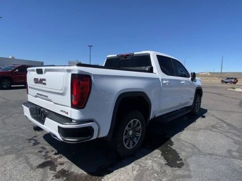 Used 2024 GMC Sierra 1500 AT4 w/ Technology Package AWD/4WD image 8