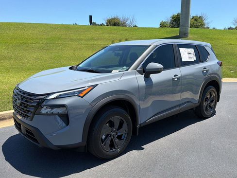 New 2026 Nissan Rogue SV w/ Cold Weather Package FWD image 2