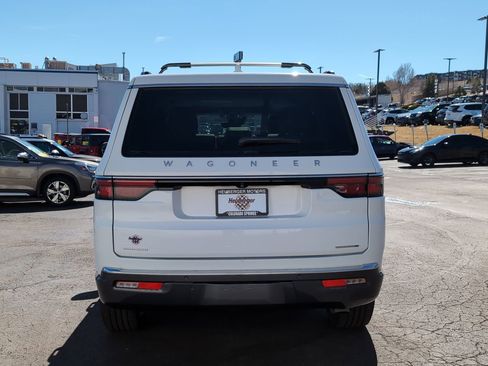 Used 2022 Jeep Wagoneer Series III w/ Premium Group I image 6