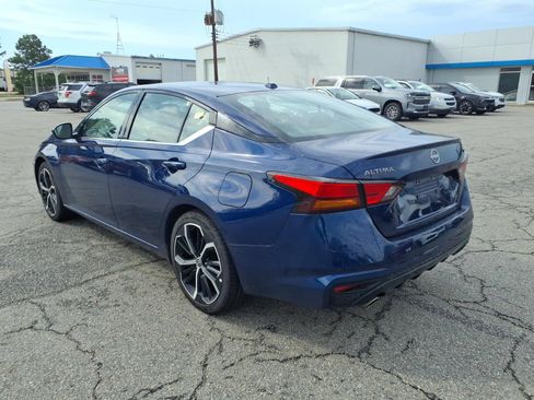 Used 2024 Nissan Altima 2.5 SR FWD image 3