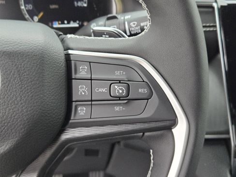 New 2025 Jeep Grand Cherokee L Altitude image 18