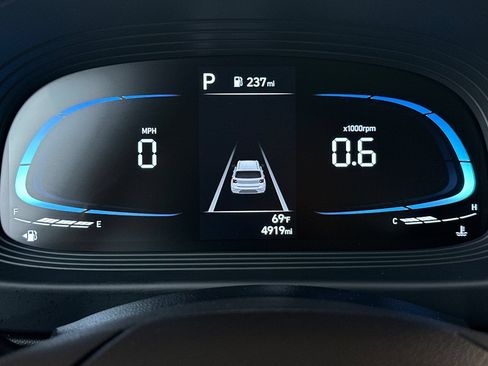 Certified 2026 Hyundai Venue SE FWD image 33