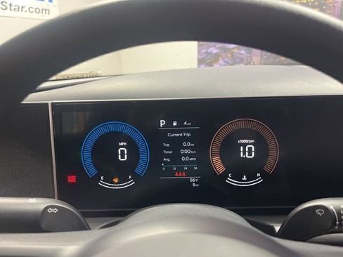 Used 2025 Hyundai Santa Cruz SEL FWD image 12