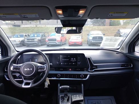 Used 2024 Kia Sportage LX AWD/4WD image 14