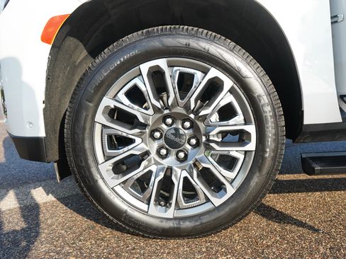 Used 2023 GMC Yukon Denali Ultimate AWD/4WD image 33