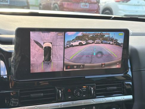 New 2026 Nissan Pathfinder SL w/ SL Premium Package FWD image 26