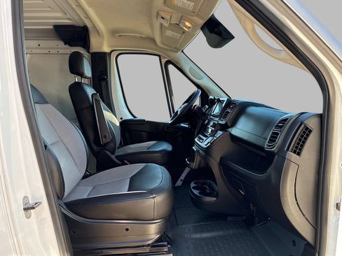 Used 2025 RAM ProMaster 2500 w/ Convenience Group FWD image 10