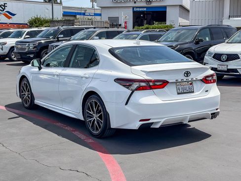 Used 2024 Toyota Camry SE FWD image 2