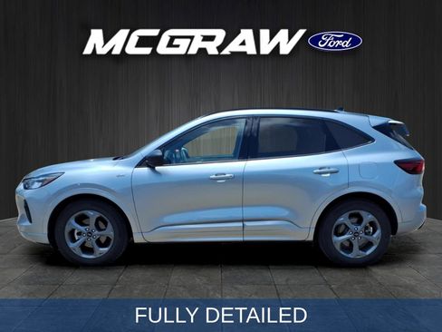 Used 2024 Ford Escape ST-Line w/ Tech Pack #1 FWD image 3