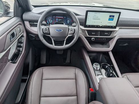 New 2026 Ford Explorer Platinum image 8
