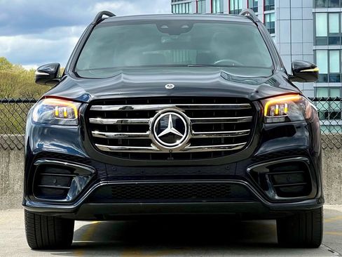 Certified 2024 Mercedes-Benz GLS 450 4MATIC image 3