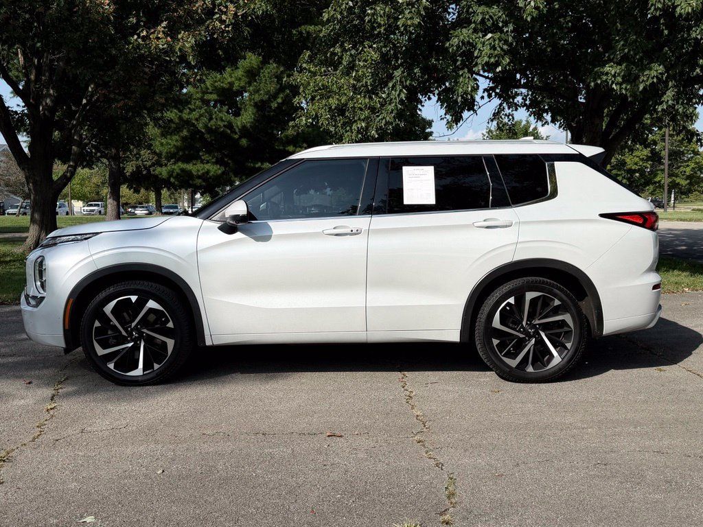 Used 2022 Mitsubishi Outlander SEL AWD/4WD image 9