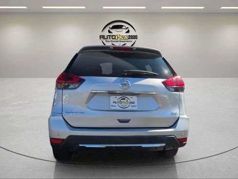 Used 2019 Nissan Rogue SV image 6