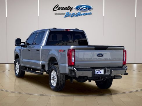 Used 2024 Ford F250 XLT w/ FX4 Off-Road Package image 7