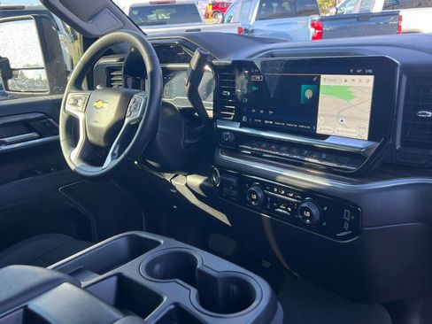 Used 2024 Chevrolet Silverado 2500 LT w/ Safety Package AWD/4WD image 18