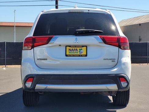 Used 2017 Mitsubishi Outlander SEL FWD image 5