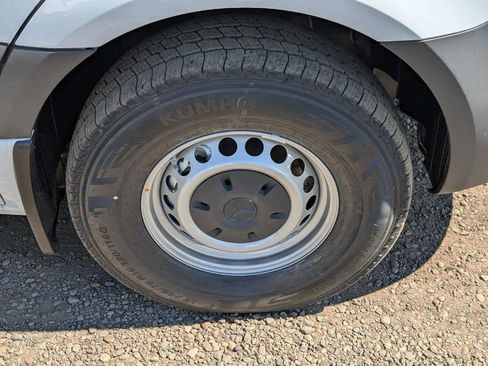 New 2025 Mercedes-Benz Sprinter 2500 image 9