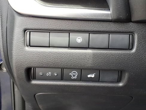 Used 2024 Nissan Rogue SV AWD/4WD image 18