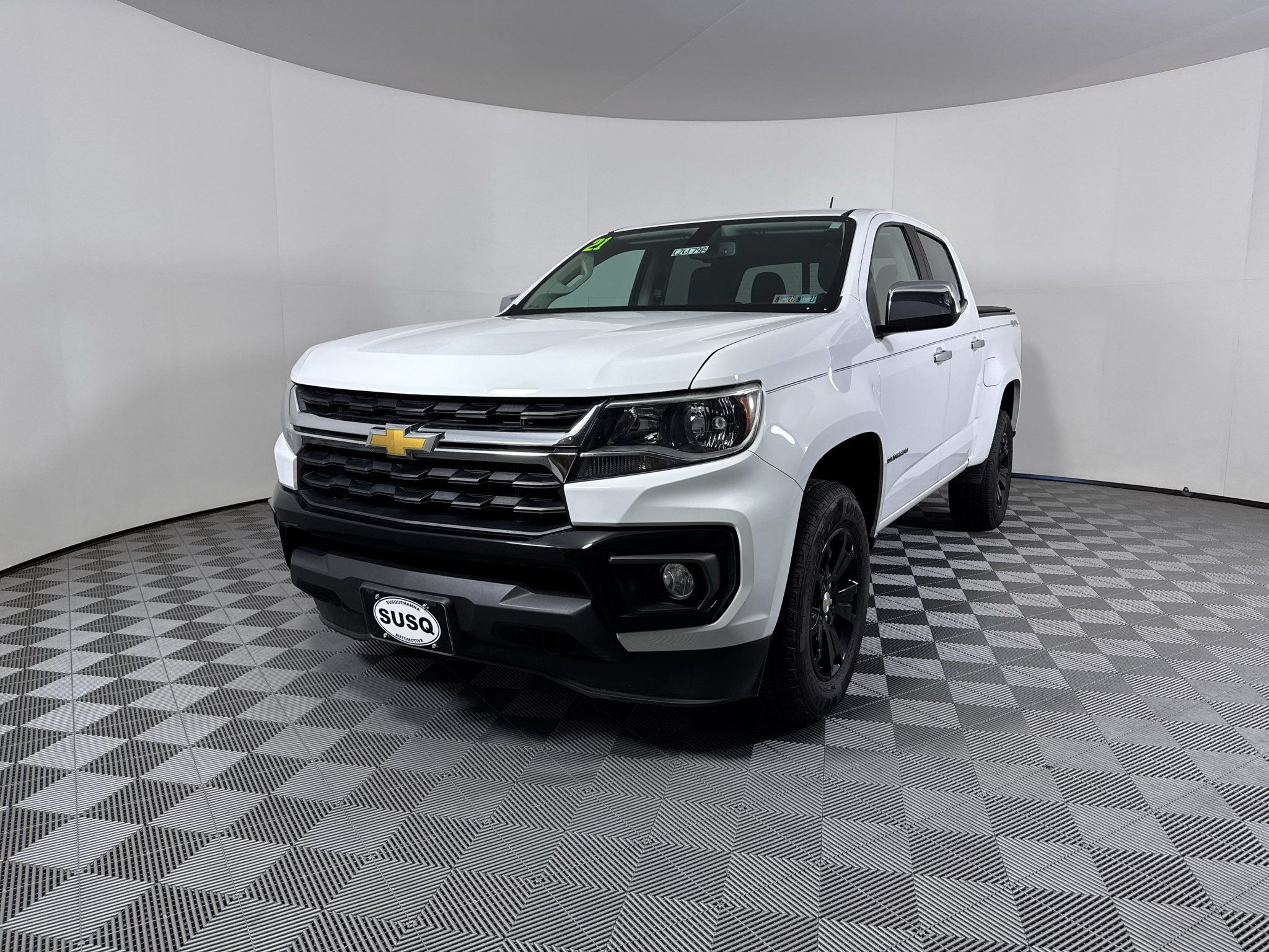 Used 2021 Chevrolet Colorado LT w/ LT Convenience Package AWD/4WD image 14