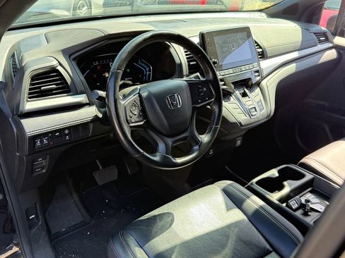 Used 2024 Honda Odyssey Sport image 3