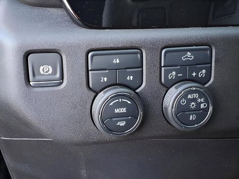 Certified 2024 Chevrolet Silverado 2500 LT w/ Convenience Package image 18