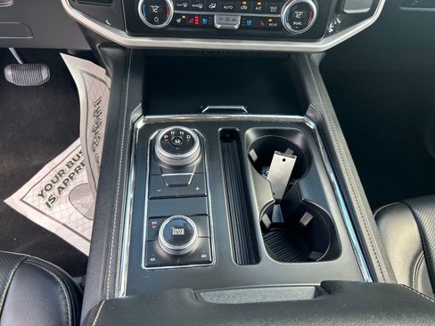 Certified 2024 Ford Expedition XLT image 15