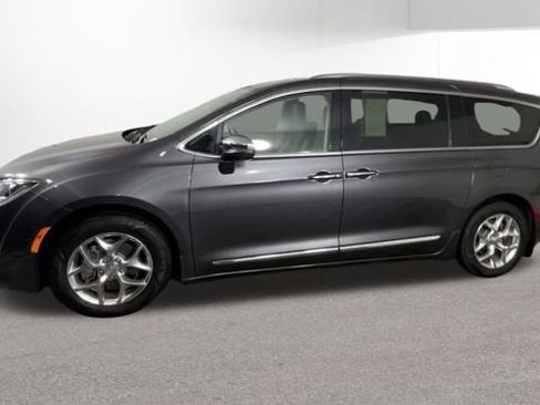 Used 2020 Chrysler Pacifica Limited w/ Advanced Safetytec Group image 6