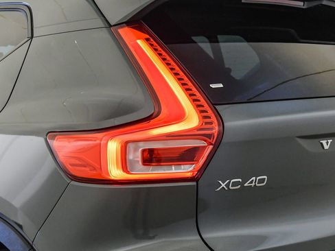 Certified 2026 Volvo XC40 B5 Plus AWD/4WD image 12