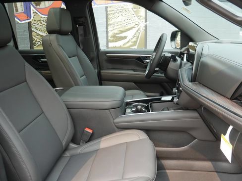 New 2026 Chevrolet Tahoe Z71 w/ Comfort Package AWD/4WD image 13