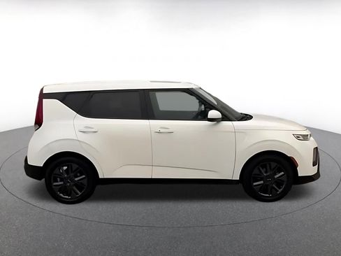 Used 2021 Kia Soul EX image 10