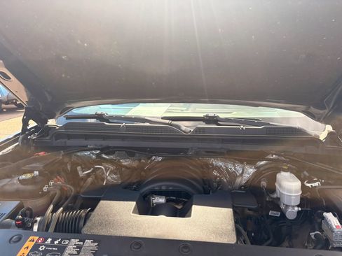Used 2017 Chevrolet Silverado 1500 W/T AWD/4WD image 27